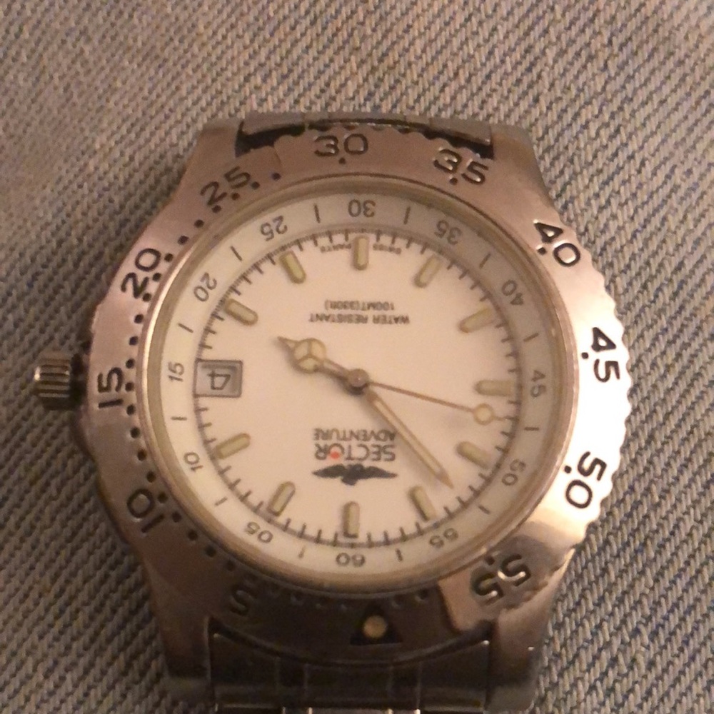Watch - Picture 2 of 3
